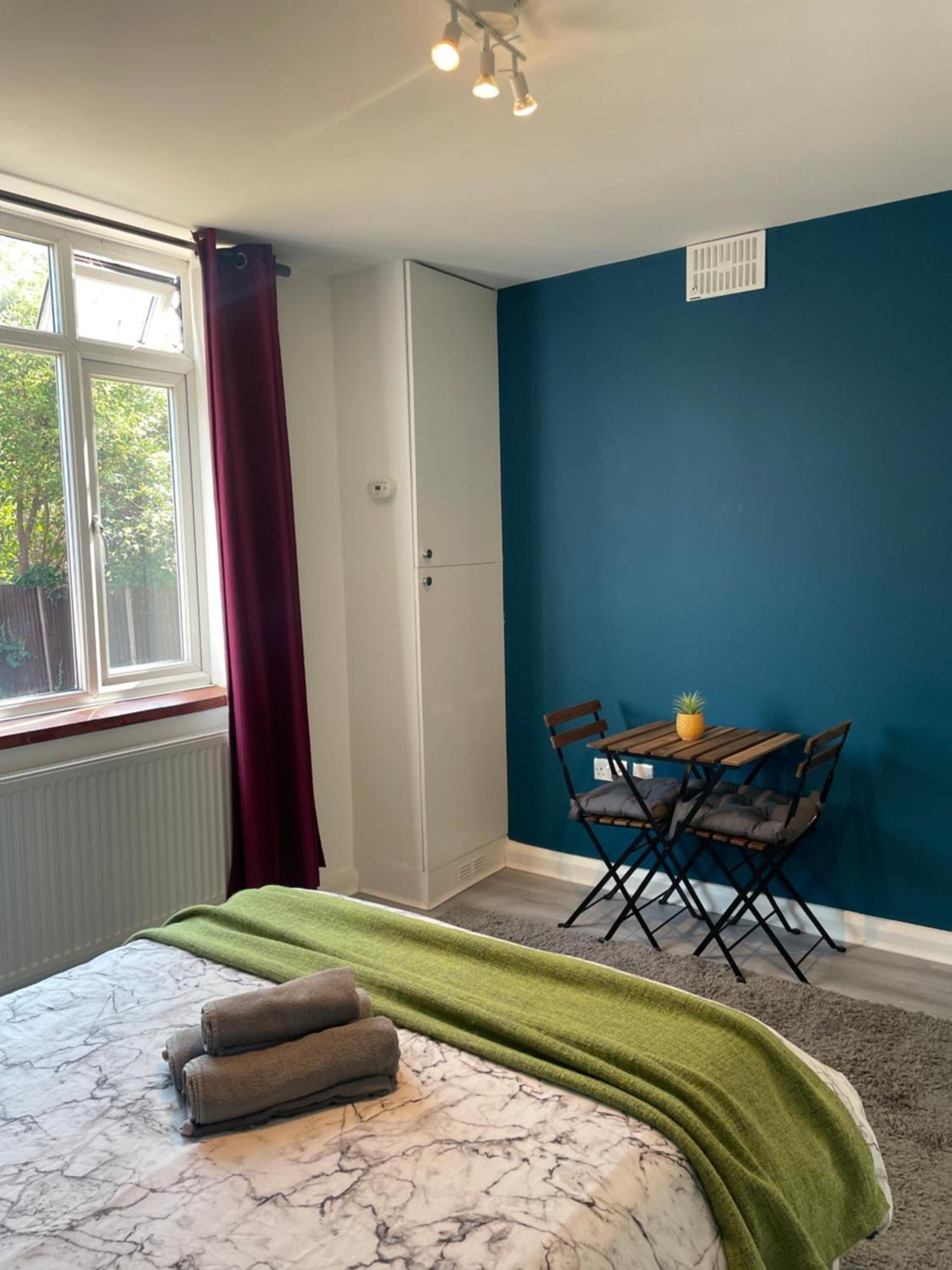 Willesden Green Rooms 런던 외부 사진