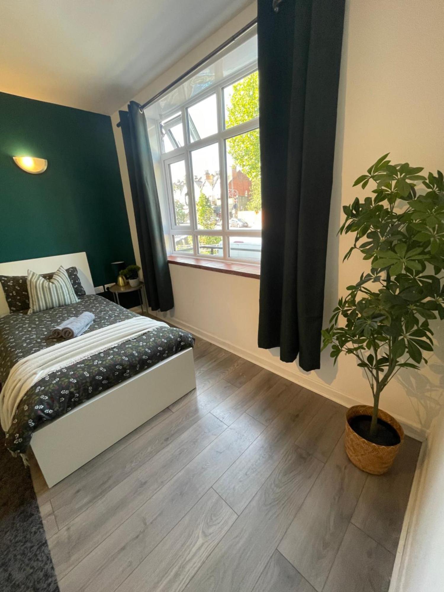 Willesden Green Rooms 런던 외부 사진