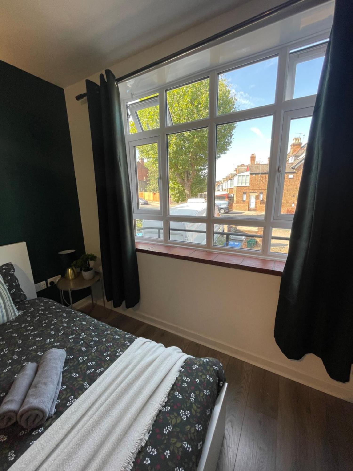 Willesden Green Rooms 런던 외부 사진